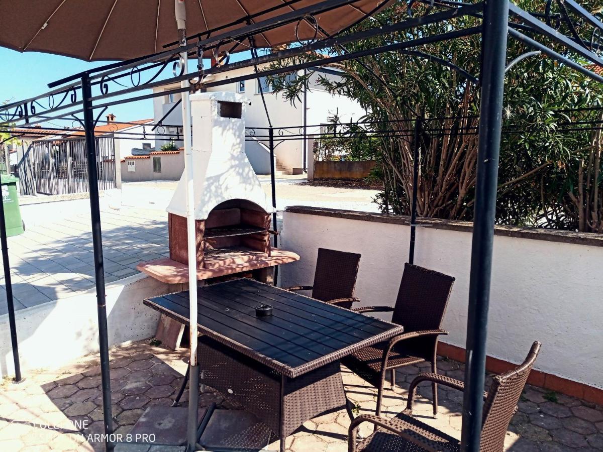 Abelia Sea View Apartment 普拉 外观 照片
